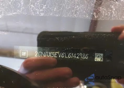 2020 Chevrolet Equinox Awd 1Fl from USA, damaged, VIN 2GNAX5EV6L6142986